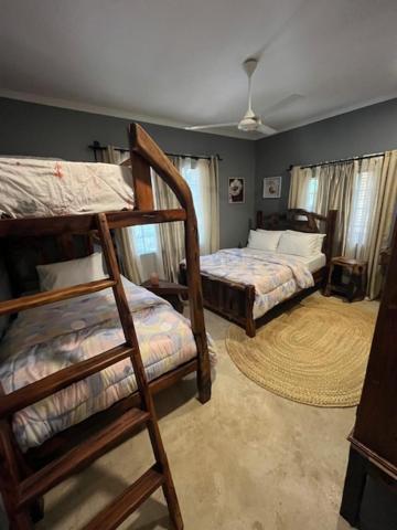 Moshi Urban Hostel And Backpackers ภายนอก รูปภาพ